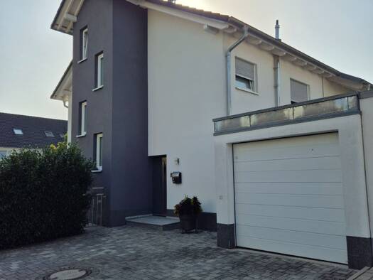 Doppelhaushälfte zum Kauf 750.000 € 8 Zimmer 145 m² 334 m² Grundstück Schopfheim 79650