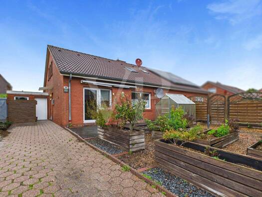 Doppelhaushälfte zur Miete 1.080 € 4 Zimmer 120 m² 253 m² Grundstück Innenstadt Aurich 26503