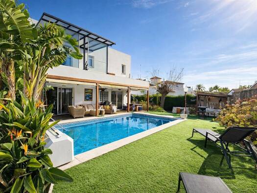 Haus zum Kauf 790.000 € 288 m² 778 m² Grundstück Empuriabrava 17487