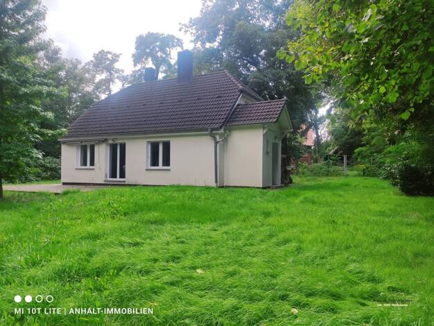 Einfamilienhaus zum Kauf 250.000 € 2 Zimmer 68,1 m² 1.005 m² Grundstück Greppiner Straße 11a Wolfen 06766