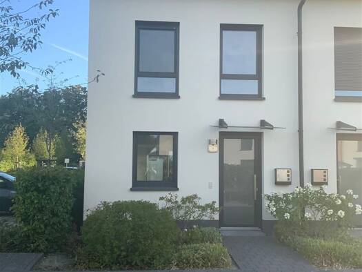 Haus zur Miete 1.425 € 5 Zimmer 141,2 m² Karl-Lüneburg-Straße 1 Rönnebeck Nord 28777