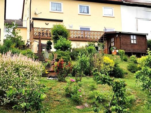 Doppelhaushälfte zum Kauf 89.000 € 7 Zimmer 144 m² 700 m² Grundstück Herfa Heringen 36266