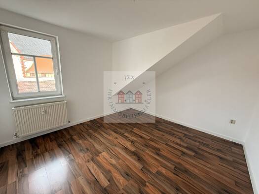 Wohnung zur Miete 495 € 4,5 Zimmer 99 m² 3. Geschoss frei ab 30.08.2026 Brüderstraße 7 Weida Weida 07570
