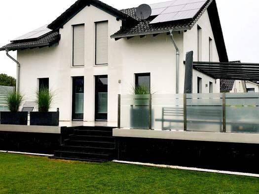 Einfamilienhaus zur Miete 2.300 € 5 Zimmer 185 m² 487 m² Grundstück frei ab 31.10.2026 Lilienstraße 12 Bahlingen 79353