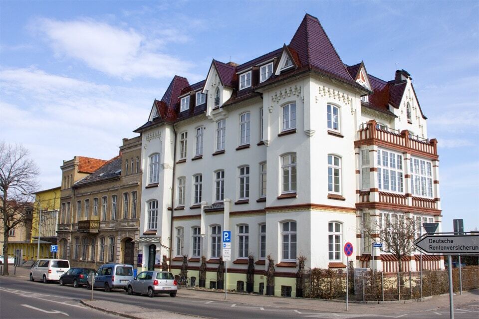 Wohnung zur Miete 1.200 € 4 Zimmer 117 m²<br/>Wohnfläche ab sofort<br/>Verfügbarkeit Eisenbahnstraße 18 Schweriner Viertel Güstrow 18273