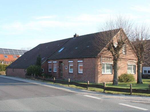 Mehrfamilienhaus zum Kauf 225.000 € 3 Zimmer 169 m² 1.114 m² Grundstück Thunum Stedesdorf 26427