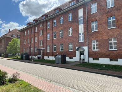Wohnung zur Miete 675 € 3 Zimmer 84 m² Dachgeschoss frei ab sofort Am Exerzierplatz 9 Parchim Parchim 19370