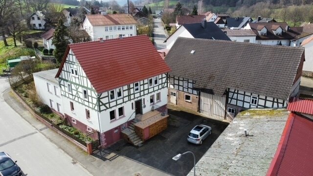 Haus zum Kauf provisionsfrei 159.900 € 15 Zimmer 350 m²<br/>Wohnfläche 1.335 m²<br/>Grundstück Bernsburg Antrifttal 36326