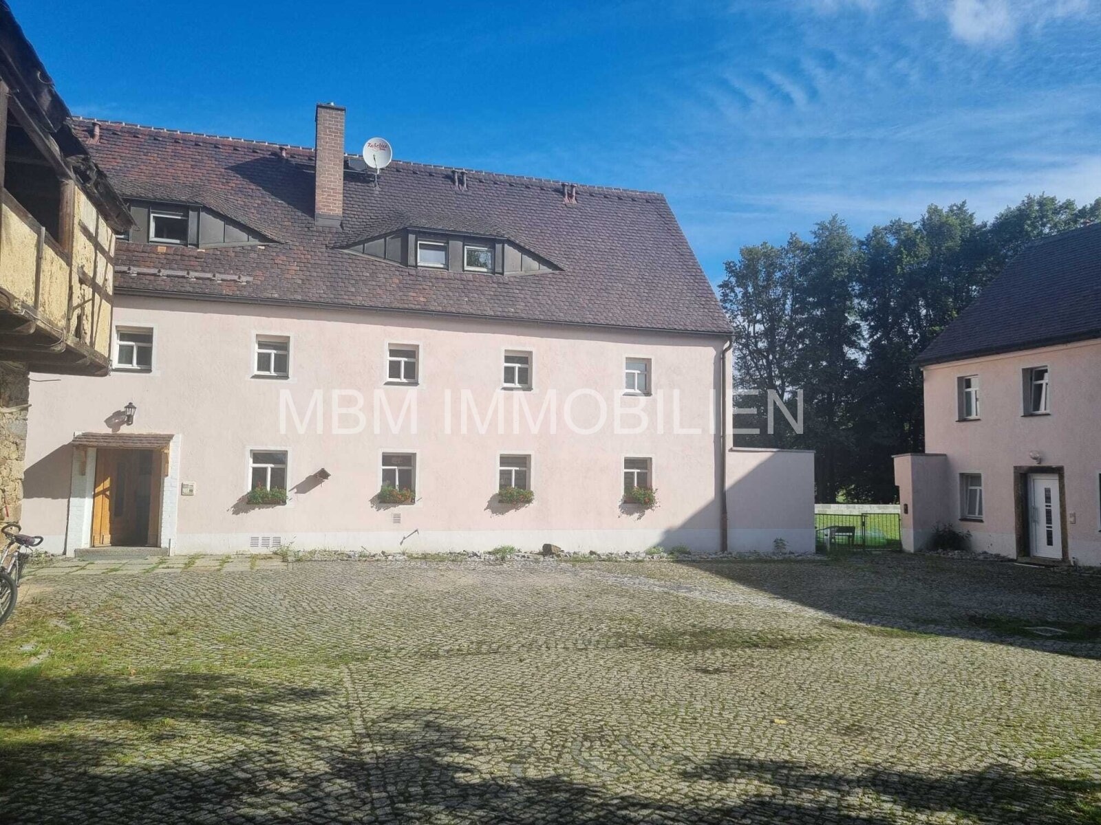 Haus zum Kauf provisionsfrei 590.000 € 21 Zimmer 510 m²<br/>Wohnfläche 3.090 m²<br/>Grundstück Wiesa Kamenz 01917