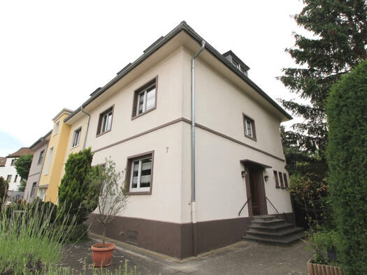 Reihenendhaus zur Miete 1.860 € 7 Zimmer 200 m² 300 m² Grundstück Süd Ludwigshafen am Rhein 67061