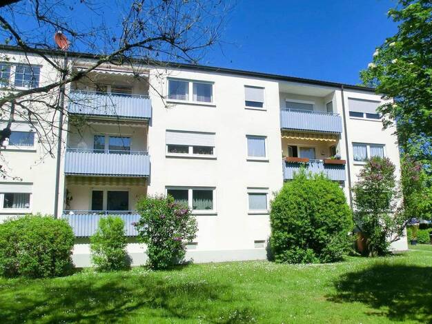 Wohnung zur Miete 1.075 € 3 Zimmer 80 m² 2. Geschoss frei ab 01.06.2026 Länderöschstr. 26 Friedrichshafen 88045