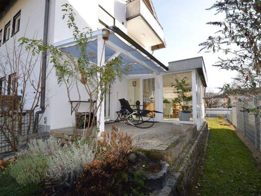 Mehrfamilienhaus zum Kauf 660.000 € 9 Zimmer 172 m² 723 m² Grundstück frei ab sofort Markgrafenstraße 46 Haagen Lörrach 79541