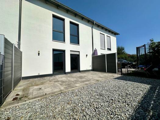 Reihenmittelhaus zur Miete 1.600 € 4 Zimmer 153,9 m² 159 m² Grundstück frei ab sofort Alkofen Bad Abbach 93077
