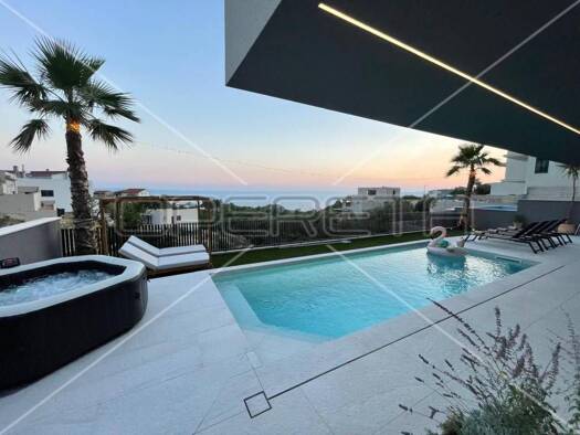 Haus zum Kauf 1.450.000 € 9 Zimmer 500 m² Makarska