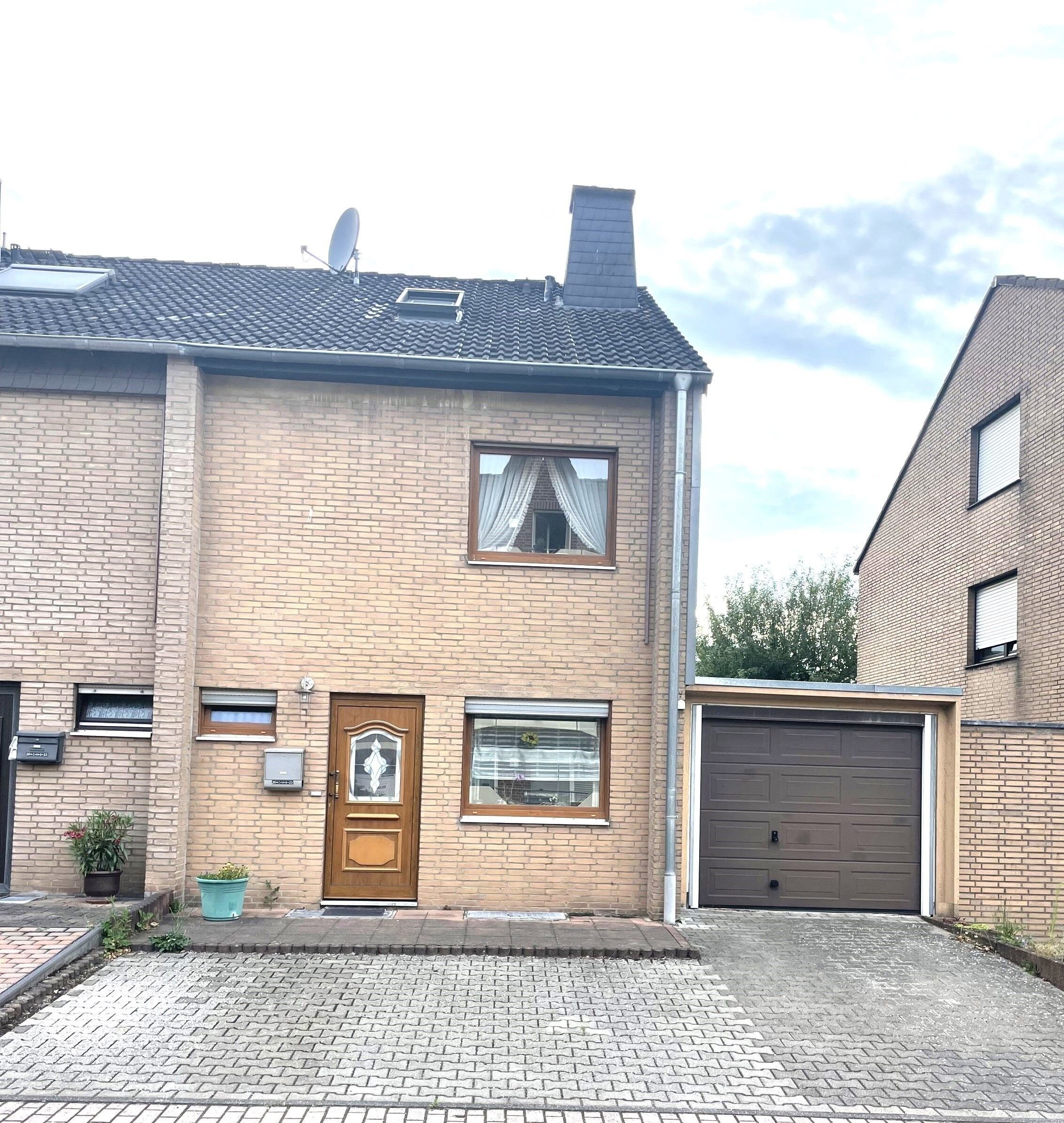 Doppelhaushälfte zum Kauf 269.000 € 7 Zimmer 120 m²<br/>Wohnfläche 249 m²<br/>Grundstück ab sofort<br/>Verfügbarkeit Begau Alsdorf 52477