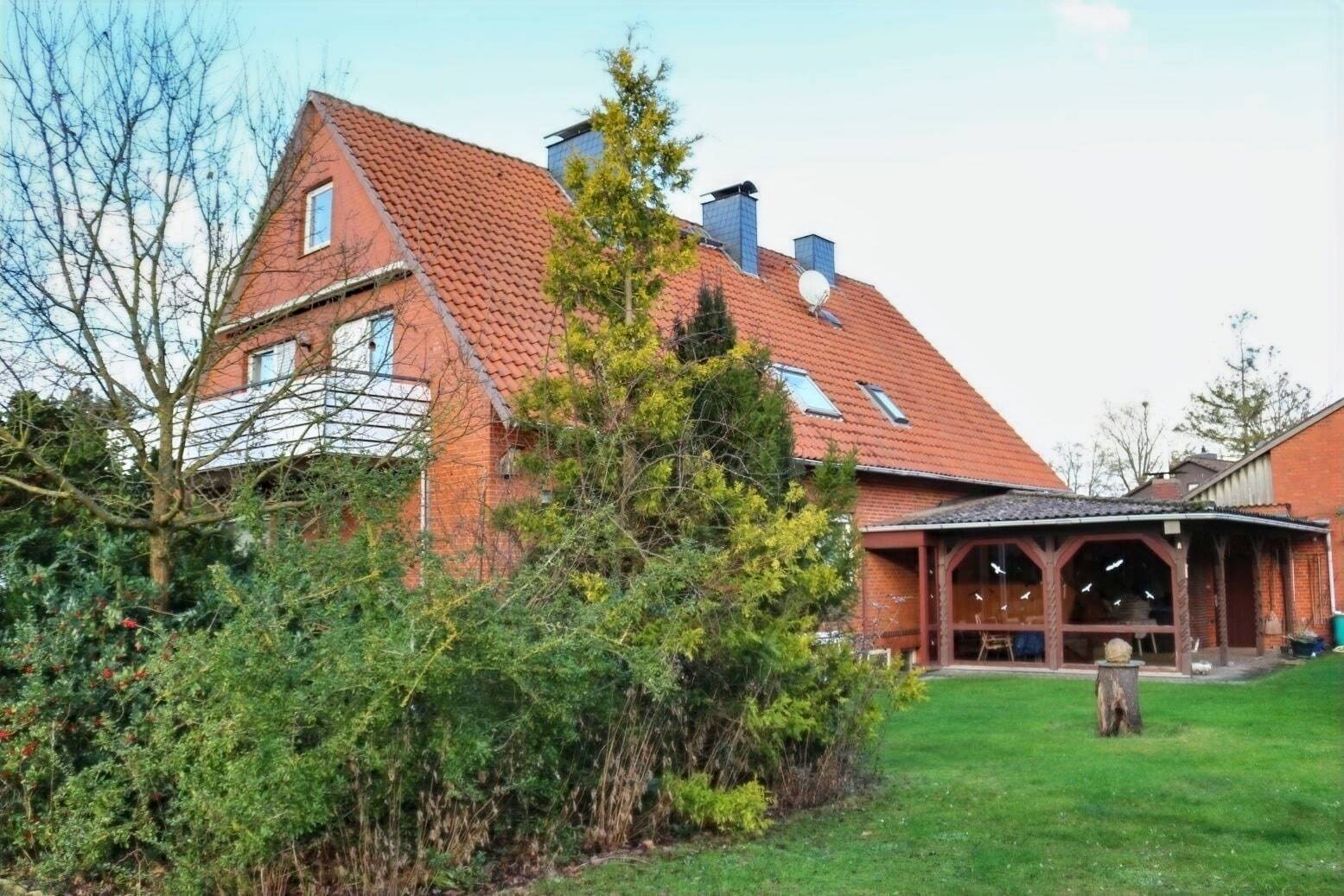 Mehrfamilienhaus zum Kauf 329.000 € 8 Zimmer 250 m²<br/>Wohnfläche 1.452 m²<br/>Grundstück Helstorf Neustadt 31535