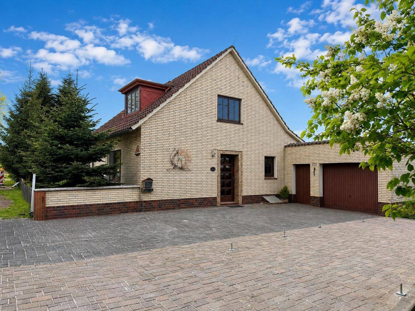 Einfamilienhaus zum Kauf - Ansicht 2