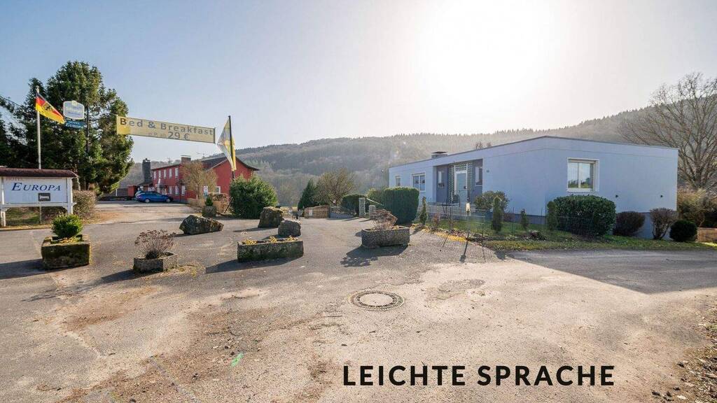 Mehrfamilienhaus zum Kauf 990.000 € 35 Zimmer 1.118 m² 9.679 m² Grundstück frei ab sofort Bornweg 15-16 Holsthum 54668