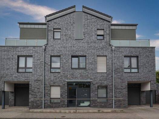 Mehrfamilienhaus zum Kauf als Kapitalanlage geeignet 1.630.000 € 11 Zimmer 417,3 m² 719 m² Grundstück Schiefbahn Willich / Schiefbahn 47877