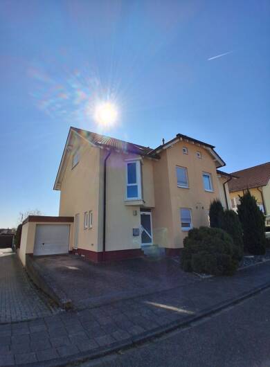 Doppelhaushälfte zum Kauf 660.000 € 5 Zimmer 166 m² 203 m² Grundstück frei ab sofort Neuthard Karlsdorf-Neuthard 76689
