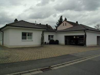 Bungalow zum Kauf provisionsfrei 6 Zimmer 208 m² 2.255 m² Grundstück Bad Staffelstein Bad Staffelstein 96231