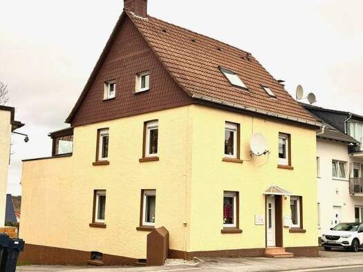 Einfamilienhaus zum Kauf 250.000 € 7 Zimmer 172 m² 127 m² Grundstück frei ab sofort Deilinghofen Hemer 58675