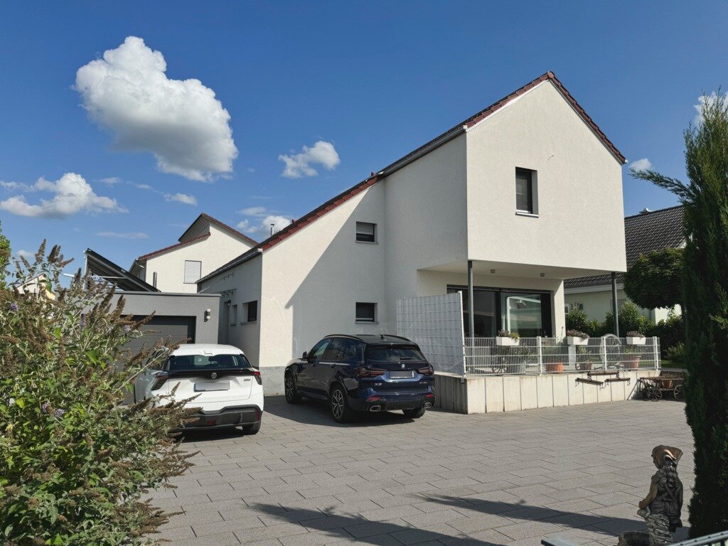 Einfamilienhaus zum Kauf 895.000 € 6 Zimmer 190 m²<br/>Wohnfläche 558 m²<br/>Grundstück Kirrlach Waghäusel 68753