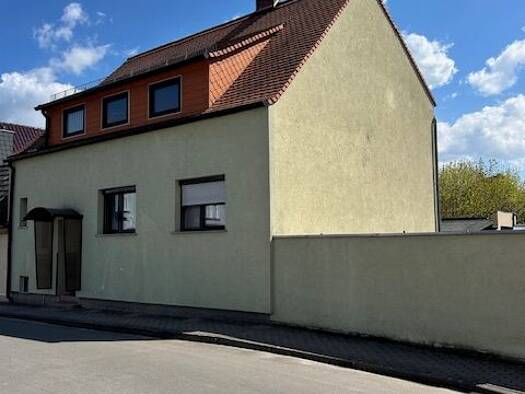 Reihenendhaus zum Kauf als Kapitalanlage geeignet 225.000 € 8 Zimmer 157 m² 482 m² Grundstück Käsperstraße 7 Zerbst Zerbst/Anhalt 39261