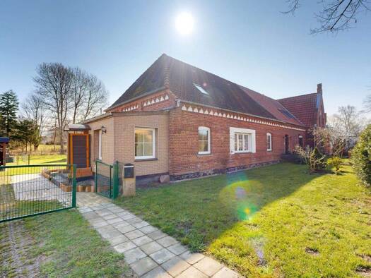 Doppelhaushälfte zum Kauf 189.000 € 4 Zimmer 94 m² 1.856 m² Grundstück Altenhagen Kröpelin 18236