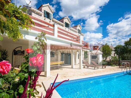 Haus zum Kauf 545.000 € 6 Zimmer 190 m² Imotski