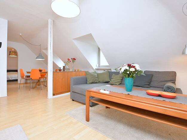 Wohnung zur Miete auf Zeit 1.250 € 2 Zimmer 60 m² frei ab sofort Ost Ost 70186