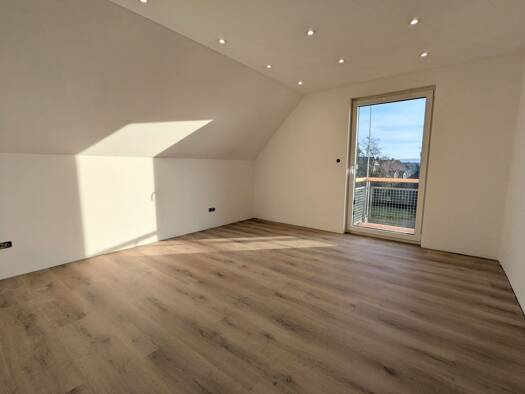 Wohnung zur Miete 1.245 € 4 Zimmer 96 m² Geschoss 1/1 frei ab 01.01.2026 Altdorf Altdorf bei Nürnberg 90518