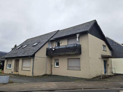 Mehrfamilienhaus zum Kauf provisionsfrei 306.000 € 8 Zimmer 205,7 m² 1.261 m² Grundstück Lerbeck Porta Westfalica 32457