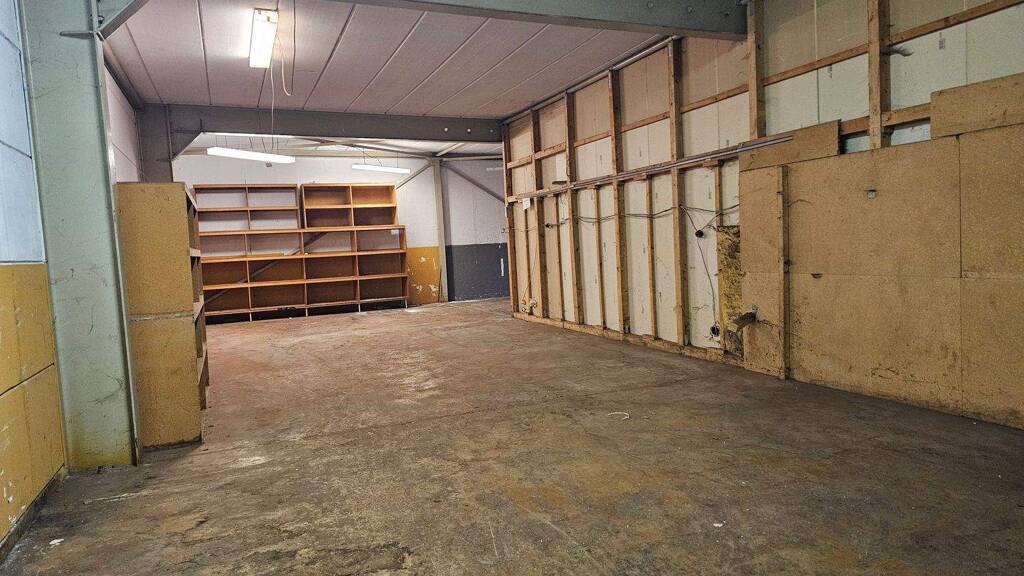 Sonstiges zur Miete 2,50 € 560 m² Lagerfläche Siebeldingen 76833