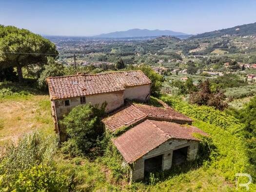 Bauernhaus zum Kauf 260.000 € 3 Zimmer 4.500 m² 30.000 m² Grundstück frei ab sofort Massa e Cozzile 51010
