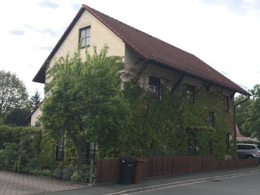Einfamilienhaus zum Kauf provisionsfrei 650.000 € 7 Zimmer 180 m² 325 m² Grundstück frei ab sofort Feucht Feucht 90537