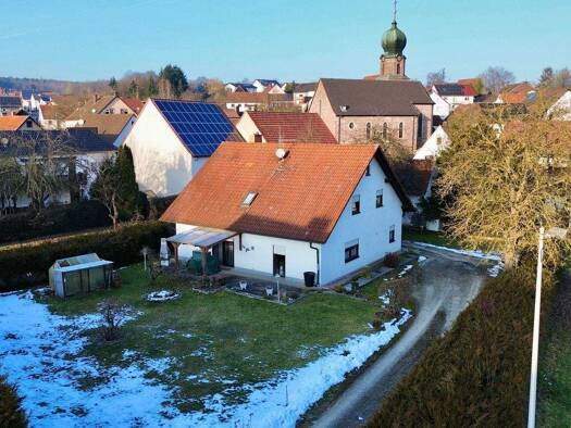 Einfamilienhaus zum Kauf 335.000 € 6 Zimmer 146 m² 1.080 m² Grundstück Frankenbrunn Oberthulba 97723