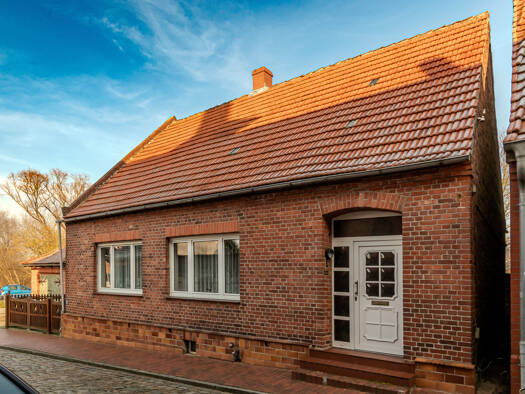 Einfamilienhaus zum Kauf 115.000 € 4 Zimmer 120 m² 451 m² Grundstück Dömitz 19303