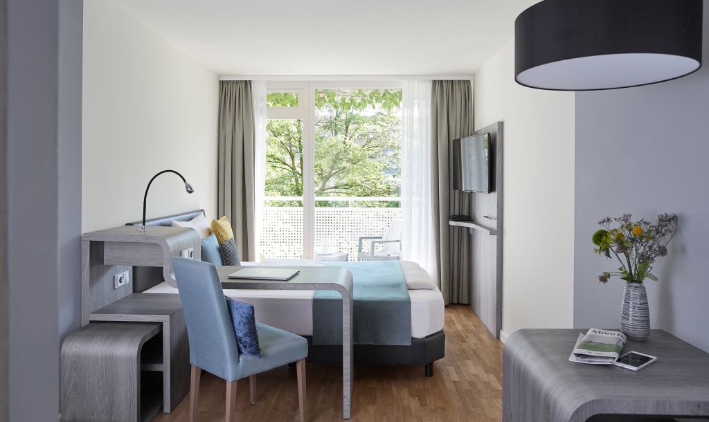 Wohnung zur Miete Wohnen auf Zeit 2.126 € 1 Zimmer 22 m²<br/>Wohnfläche 15.11.2024<br/>Verfügbarkeit Paschstraße Dom Pedro München 80637