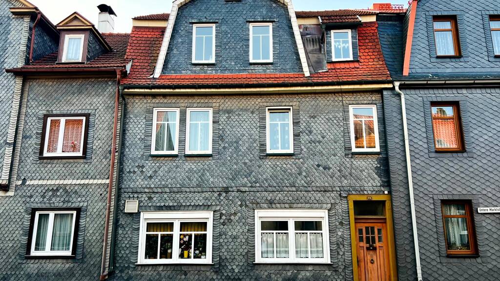 Reihenmittelhaus zum Kauf 85.000 € 9 Zimmer 180 m² 295 m² Grundstück Gehren Ilmenau 98694