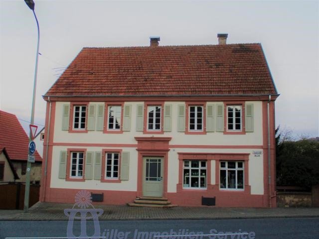 Einfamilienhaus zum Kauf 500.000 € 9 Zimmer 280 m²<br/>Wohnfläche 1.197 m²<br/>Grundstück Mitte-Süd, Bez. 1144 Zweibrücken 66482