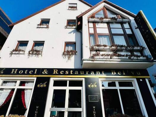Hotel zum Kauf 2.399.000 € 14 Zimmer 423 m² Gastrofläche 685 m² Grundstück Stuttgarter Straße 21 Münchingen Korntal-Münchingen 70825