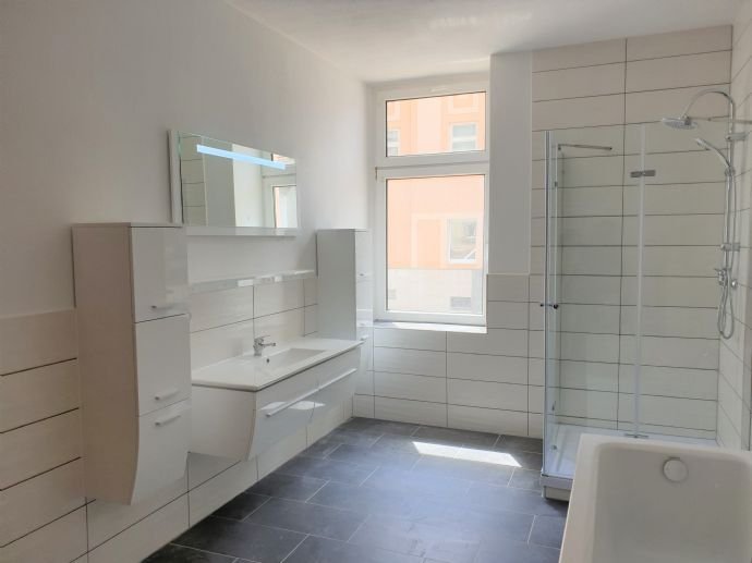 Wohnung zur Miete 595 € 3 Zimmer 85 m²<br/>Wohnfläche EG<br/>Geschoss ab sofort<br/>Verfügbarkeit Aue 08280