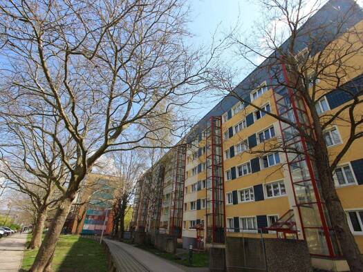 Wohnung zur Miete 405 € 4 Zimmer 70,3 m² 2. Geschoss frei ab 01.03.2026 Zeulsdorfer Straße 41 Lusan Gera 07549