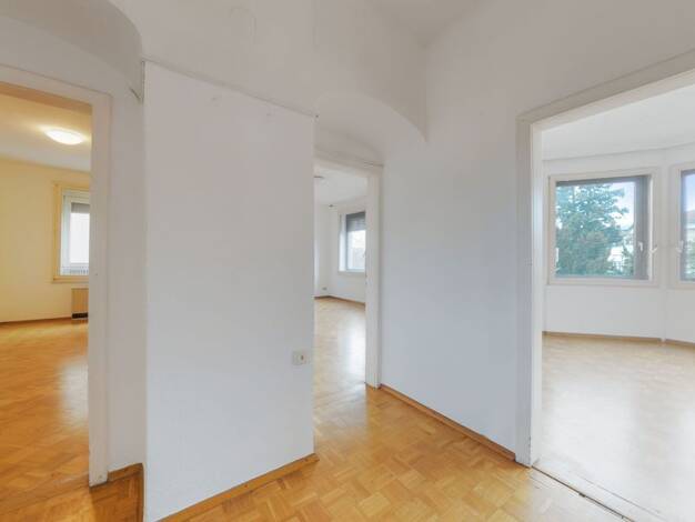 Wohnung zum Kauf 240.000 € 4,5 Zimmer 104 m² Bad Cannstatt Stuttgart 70372