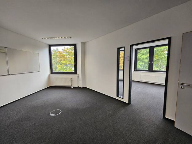 Büro zur Miete provisionsfrei 4.105 € 12 Zimmer 411 m² Bürofläche Döhren Hannover 30519