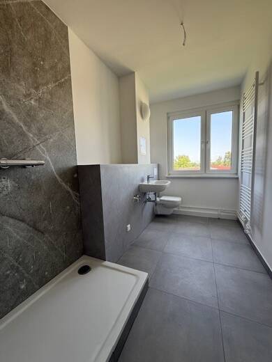 Wohnung zum Kauf 79.900 € 4,5 Zimmer 80 m² 1. Geschoss frei ab 01.07.2025 Pereser Straße 4A Großpriesligk Groitzsch 04539