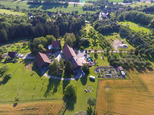 Bauernhaus zum Kauf 3.750.000 € 18 Zimmer 900 m² 75.000 m² Grundstück Harresheim Deggenhausertal 88693