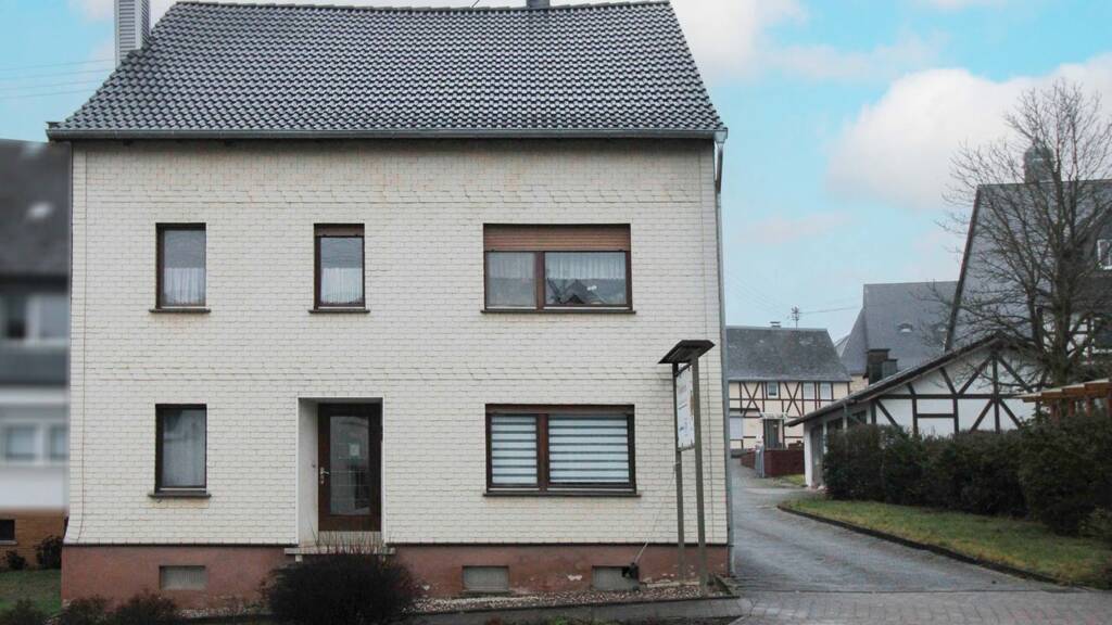 Sonstiges zum Kauf als Kapitalanlage geeignet 239.000 € 7 Zimmer 179 m² 1.918 m² Grundstück Dickenschied 55483