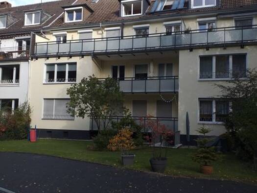 Wohnung zur Miete 800 € 2,5 Zimmer 89,2 m² Geschoss 2/3 frei ab 01.10.2026 Klenzestr. 4 Südostviertel Essen 45138